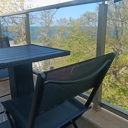 Apartment весела ваканция